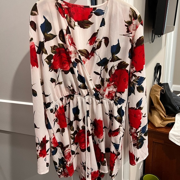 Long Sleeve Floral Romper - Picture 5 of 6